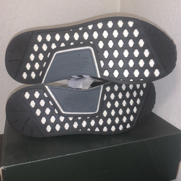 A BATHING APE X ADIDAS NMD R1 BLACK CAMO SIZE 12M - Picture 5 of 7